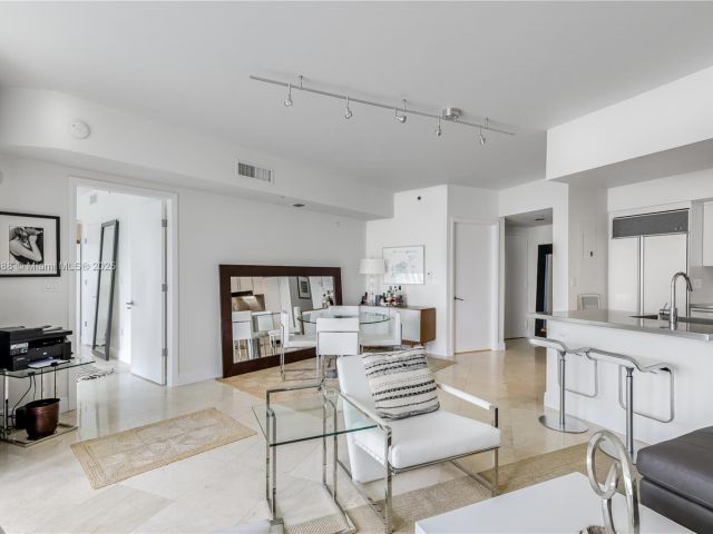 Apartment for rent  Unit #506 - photo 6179531