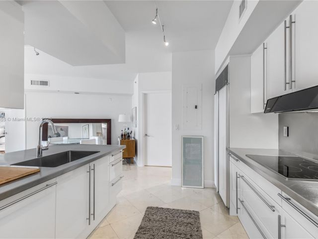 Apartment for rent  Unit #506 - photo 6179532