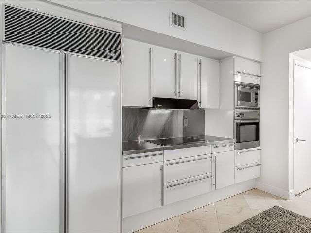 Apartment for rent  Unit #506 - photo 6179534