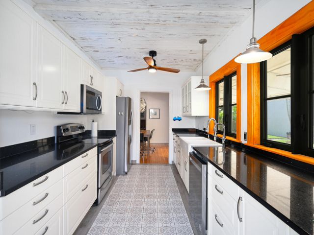 Home for sale at 801 Hibiscus Street - photo 6218046