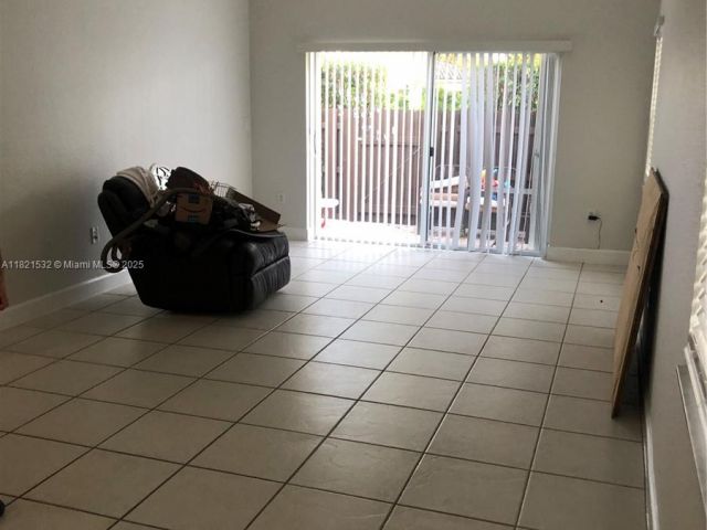 Home for rent at 10932 NW 69 ST - photo 6179101