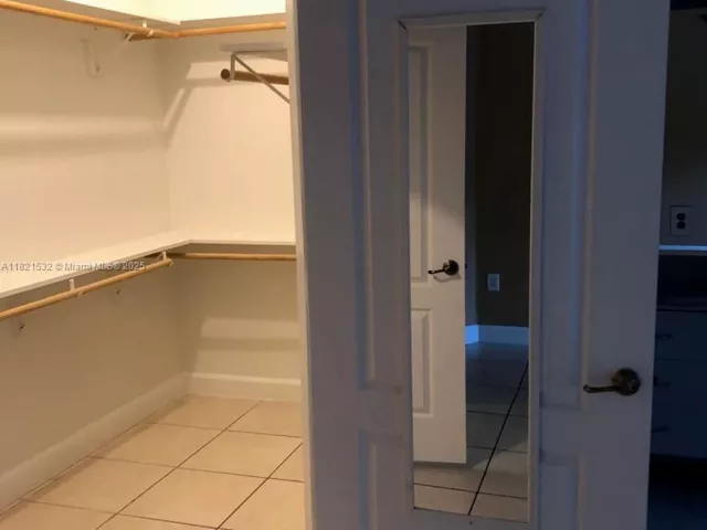 2-bedroom home for rent in Doral - 10932 NW 69 ST - MondialRealty