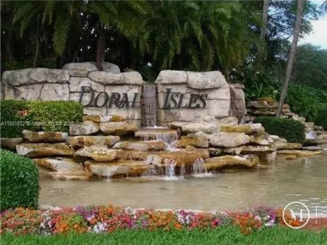2-bedroom home for rent in Doral - 10932 NW 69 ST - MondialRealty