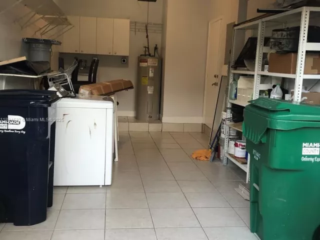 2-bedroom home for rent in Doral - 10932 NW 69 ST - MondialRealty