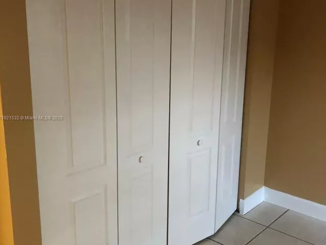 2-bedroom home for rent in Doral - 10932 NW 69 ST - MondialRealty