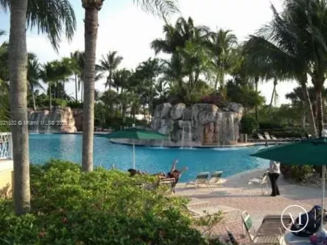 2-bedroom home for rent in Doral - 10932 NW 69 ST - MondialRealty