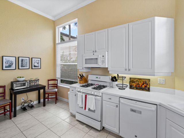 Home for rent at 4252 NW 66th Lane - photo 6895136