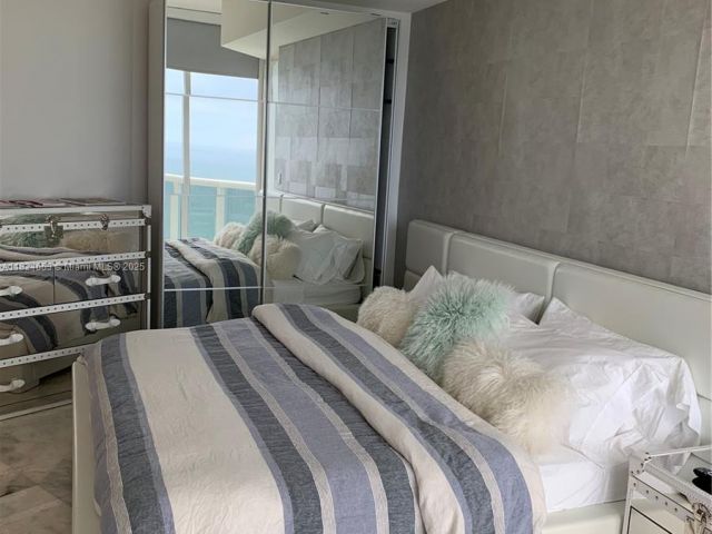 Apartment for rent  Unit #2403 - photo 6181223