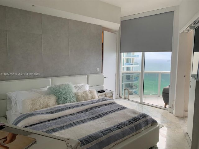 Apartment for rent  Unit #2403 - photo 6181224