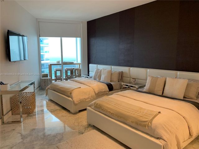 Apartment for rent  Unit #2403 - photo 6181229