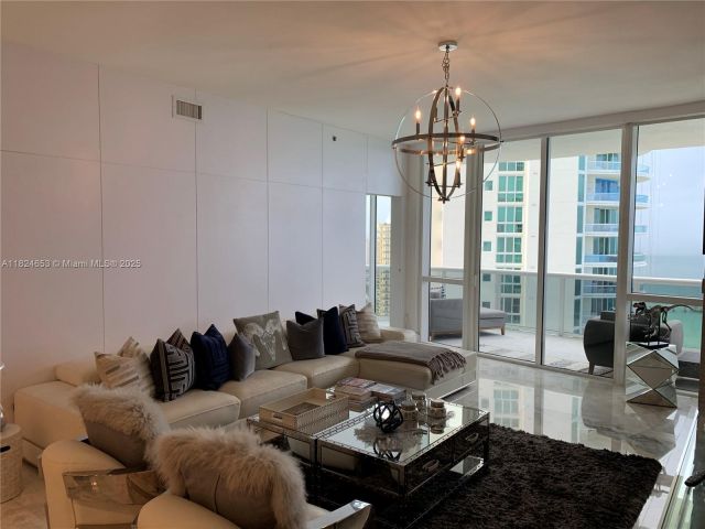 Apartment for rent  Unit #2403 - photo 6181231