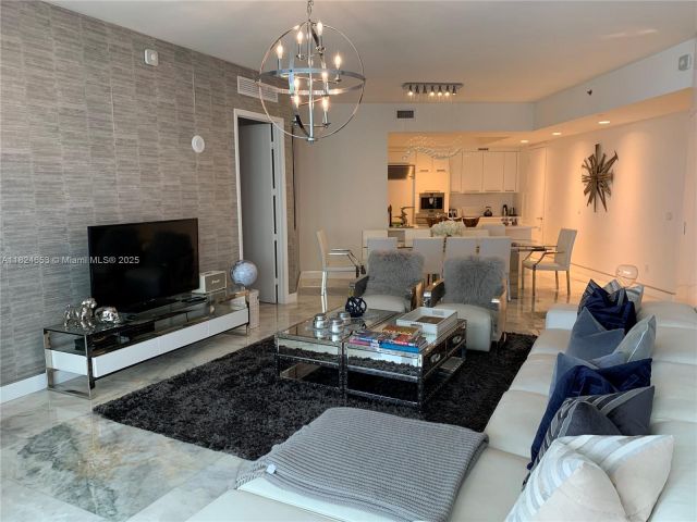 Apartment for rent  Unit #2403 - photo 6181232