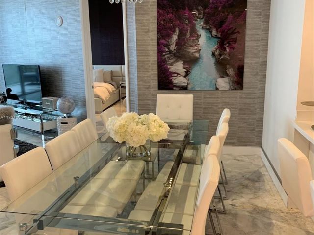 Apartment for rent  Unit #2403 - photo 6181233