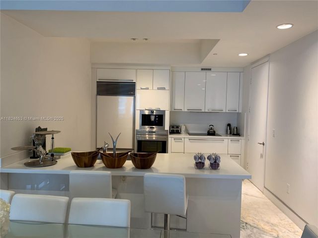 Apartment for rent  Unit #2403 - photo 6181236