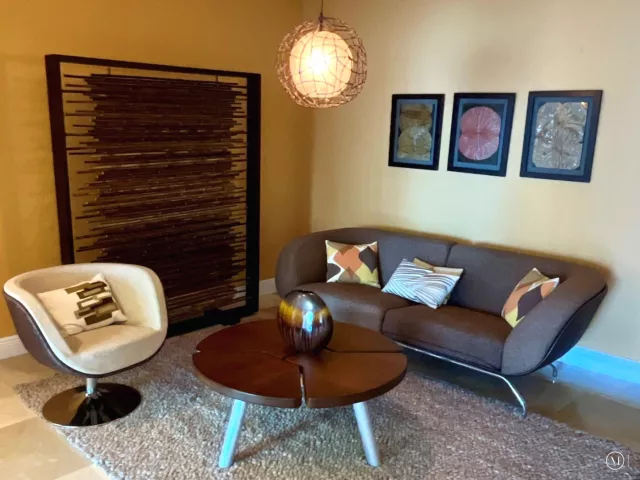 2-bedroom condo for sale in Sunny Isles Beach - 16500 Collins Avenue 2052 - MondialRealty