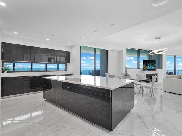 Apartment for sale  Unit #2605 - photo 6180889