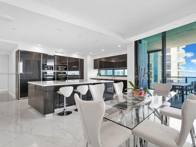 Apartment for sale  Unit #2605 - photo 6180893