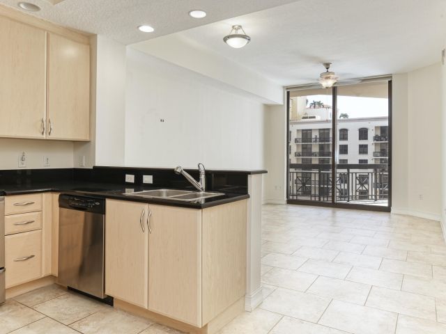 Apartment for sale  Unit #1208 - photo 6183422