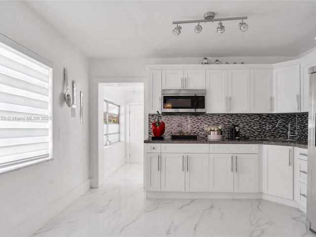 Home for sale at 31 SW 58th Ct - photo 6186596