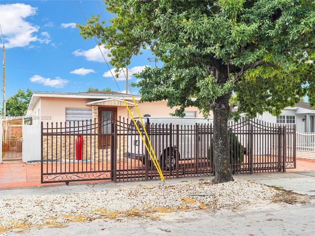 Home for sale at 31 SW 58th Ct - photo 6186602