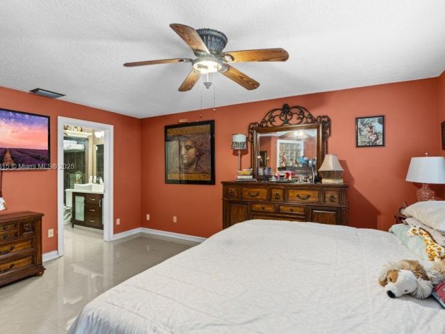 Home for sale at 10091 SW 137th Pl - photo 6180318