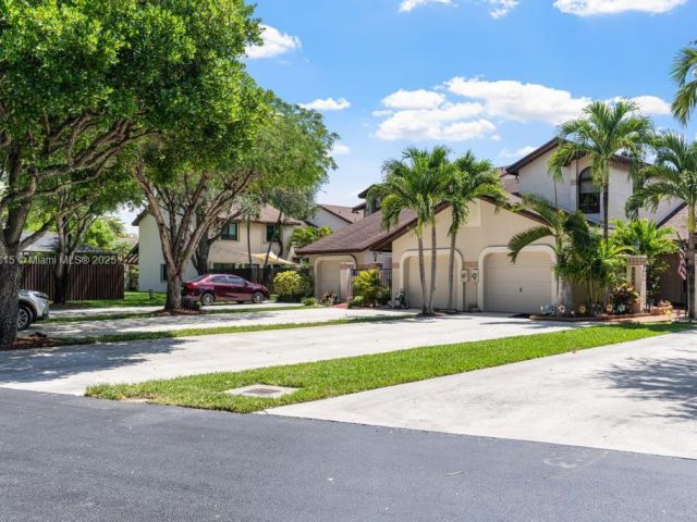 Home for sale at 10091 SW 137th Pl - photo 6180333