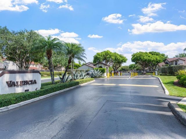 Home for sale at 10091 SW 137th Pl - photo 6180334