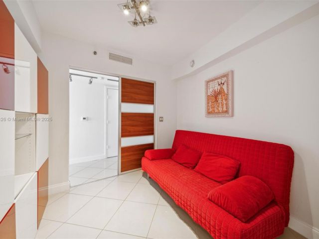 Apartment for rent  Unit #1406 - photo 6181492