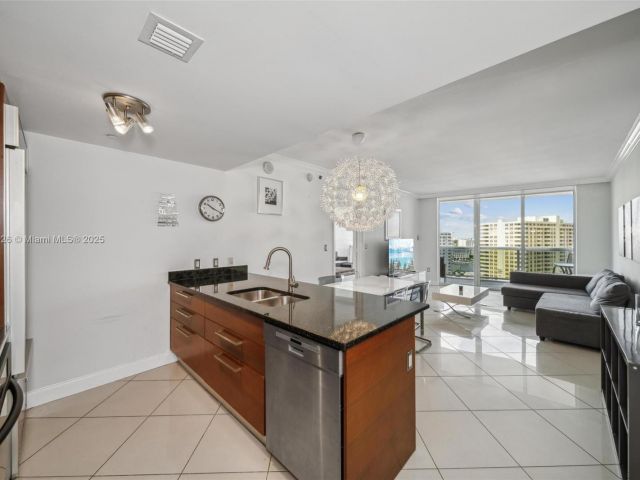 Apartment for rent  Unit #1406 - photo 6181501