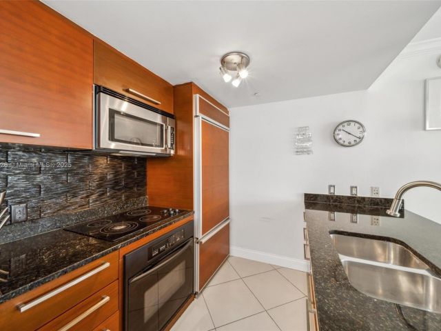 Apartment for rent  Unit #1406 - photo 6181505