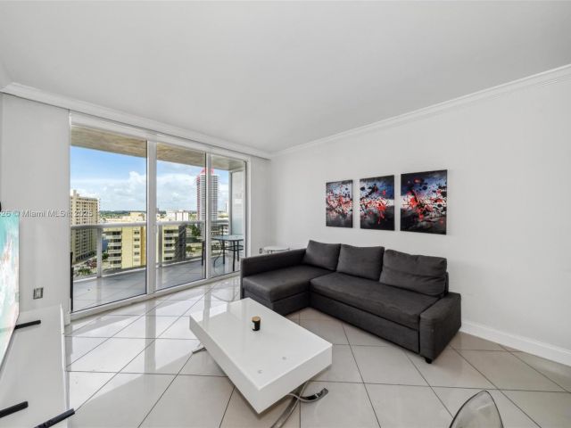 Apartment for rent  Unit #1406 - photo 6181507