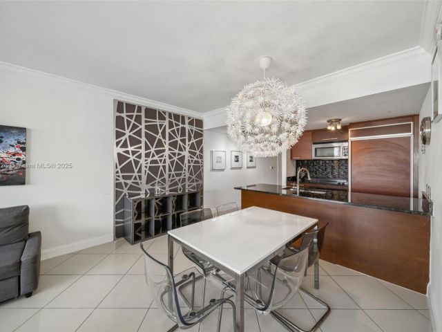 Apartment for rent  Unit #1406 - photo 6181508