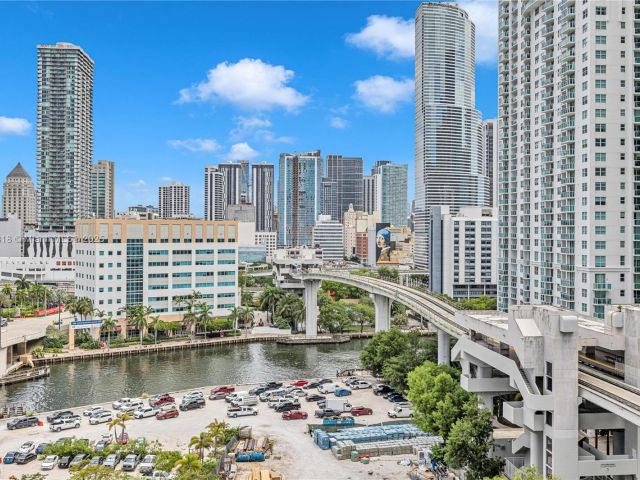 Apartment for sale  Unit #712 - photo 6181905