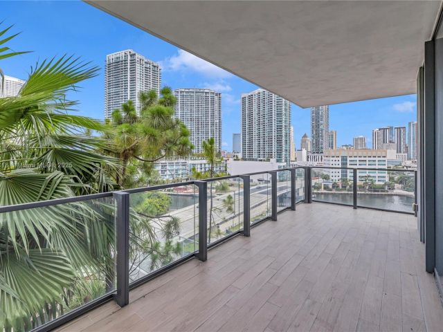 Apartment for sale  Unit #712 - photo 6181909