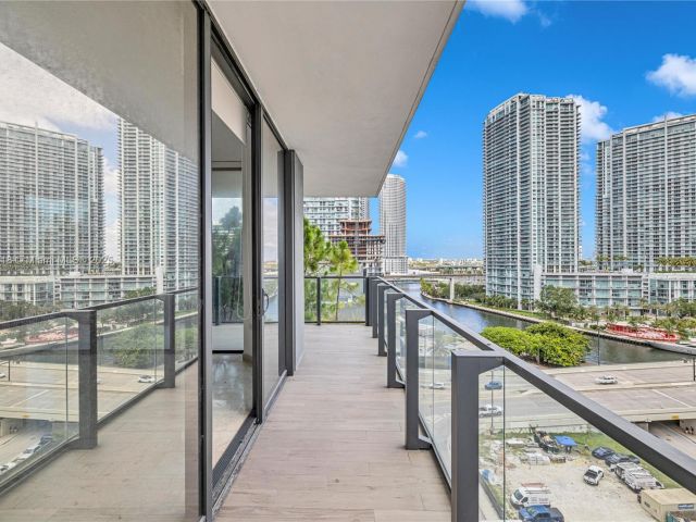 Apartment for sale  Unit #712 - photo 6181912