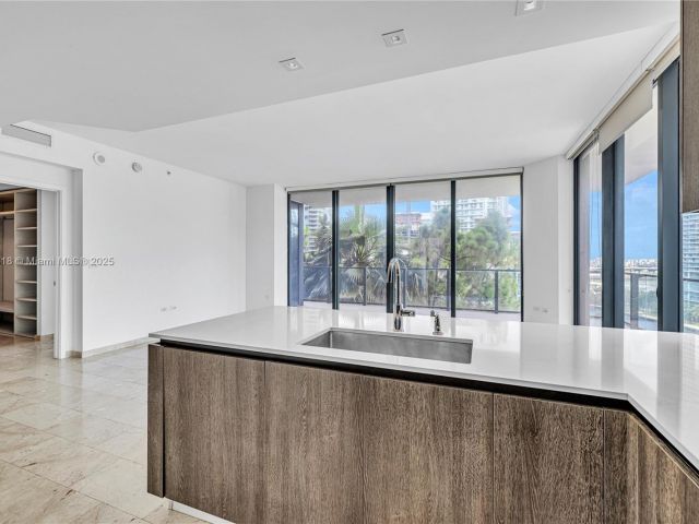 Apartment for sale  Unit #712 - photo 6181915