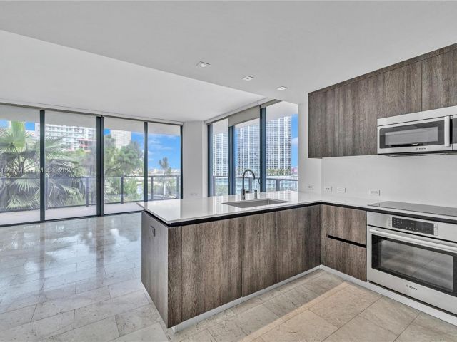 Apartment for sale  Unit #712 - photo 6181916