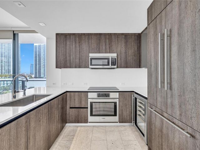 Apartment for sale  Unit #712 - photo 6181917