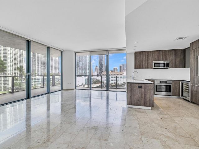 Apartment for sale  Unit #712 - photo 6181920