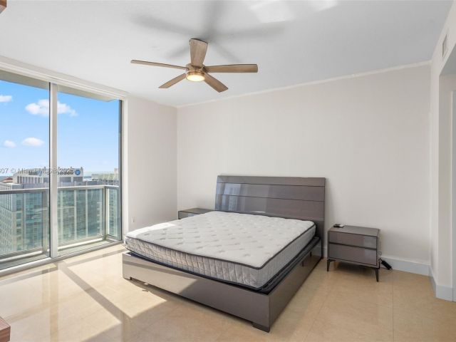 Apartment for rent  Unit #4001 - photo 6181890