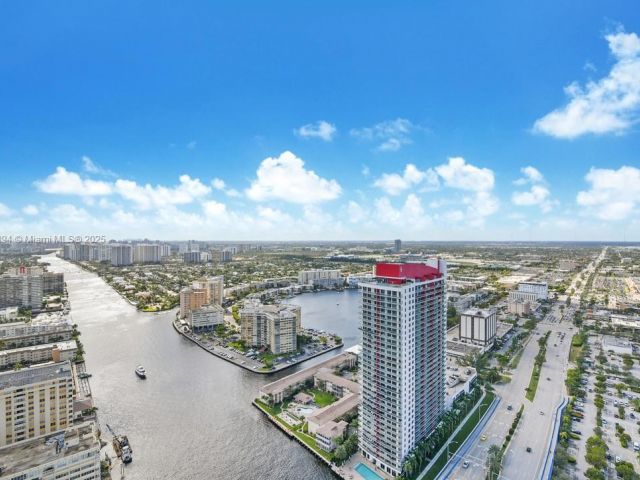 Apartment for rent  Unit #T3708 - photo 6182296