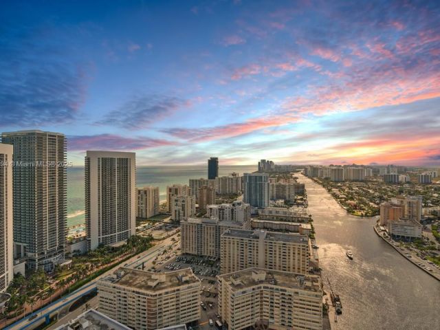 Apartment for rent  Unit #T3708 - photo 6182299