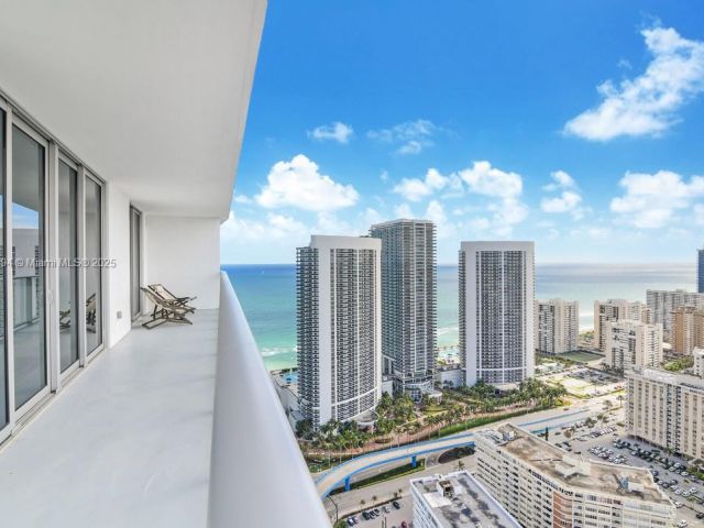 Apartment for rent  Unit #T3708 - photo 6182307