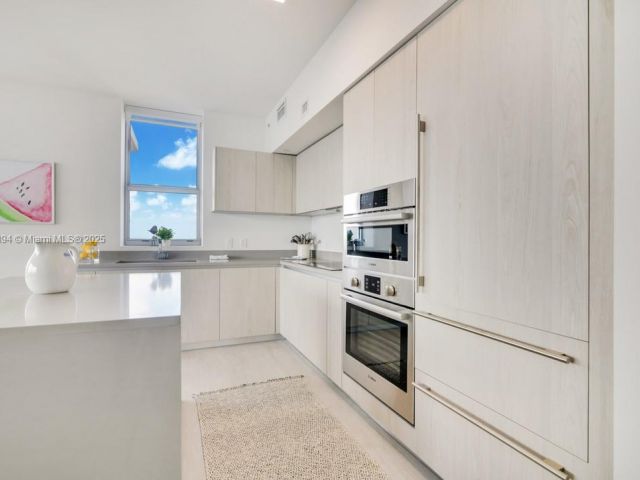 Apartment for rent  Unit #T3708 - photo 6182308