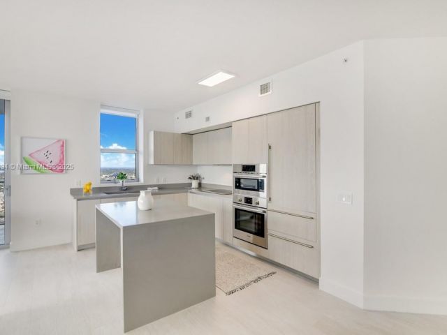 Apartment for rent  Unit #T3708 - photo 6182309