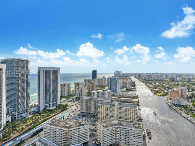 Apartment for rent  Unit #T3708 - photo 6182311