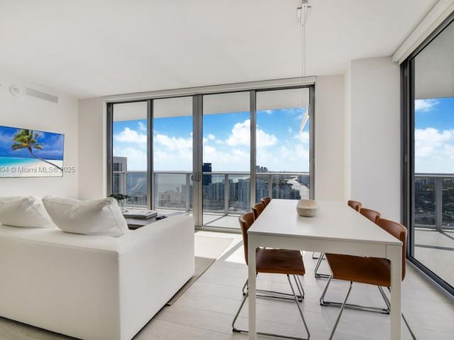 Apartment for rent  Unit #T3708 - photo 6182312