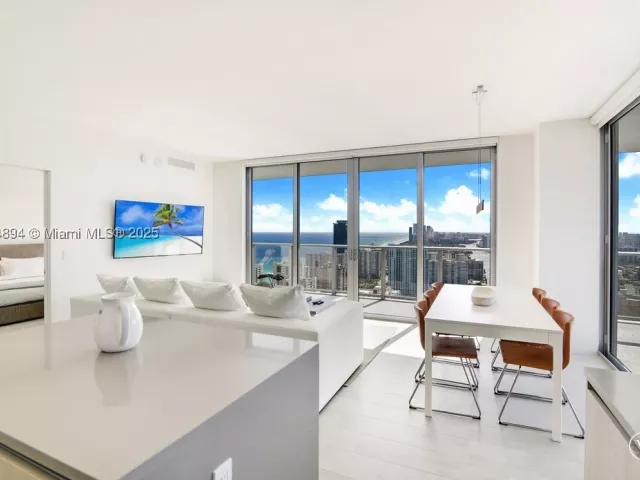 3-bedroom condo for rent in Hollywood - 4010 S Ocean Dr T3708 - MondialRealty