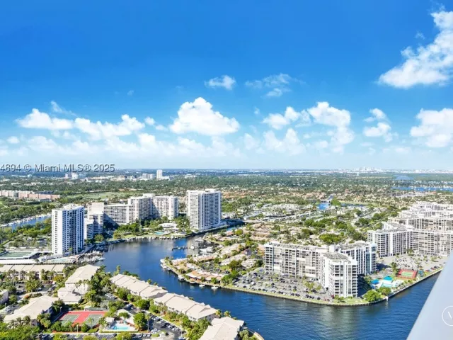 3-bedroom condo for rent in Hollywood - 4010 S Ocean Dr T3708 - MondialRealty