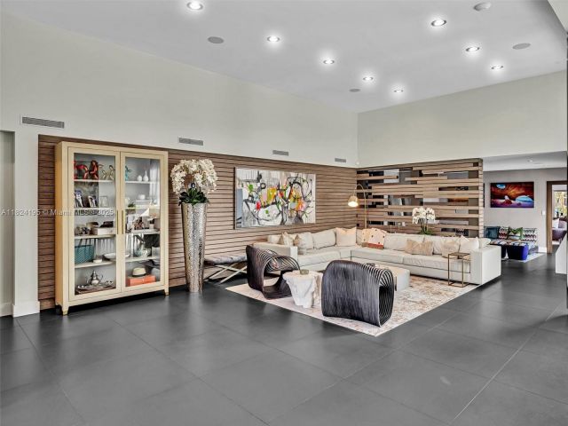 Home for rent at 307 Holiday Dr - photo 6180958